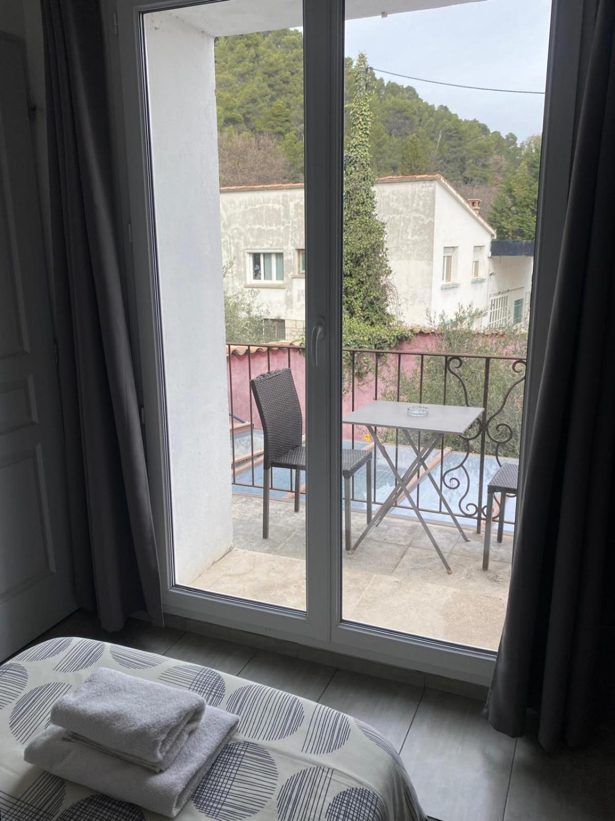 Auberge Les Galets Peyruis Екстер'єр фото