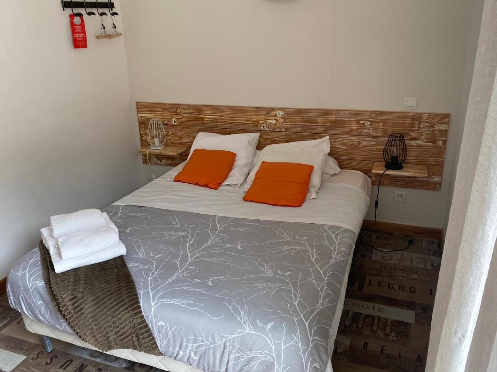 Auberge Les Galets Peyruis Екстер'єр фото