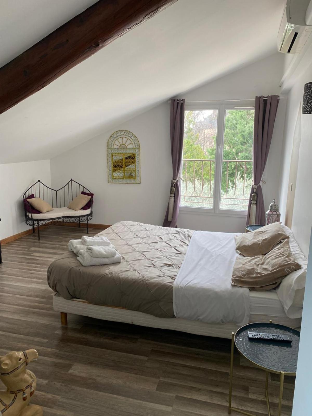 Auberge Les Galets Peyruis Екстер'єр фото