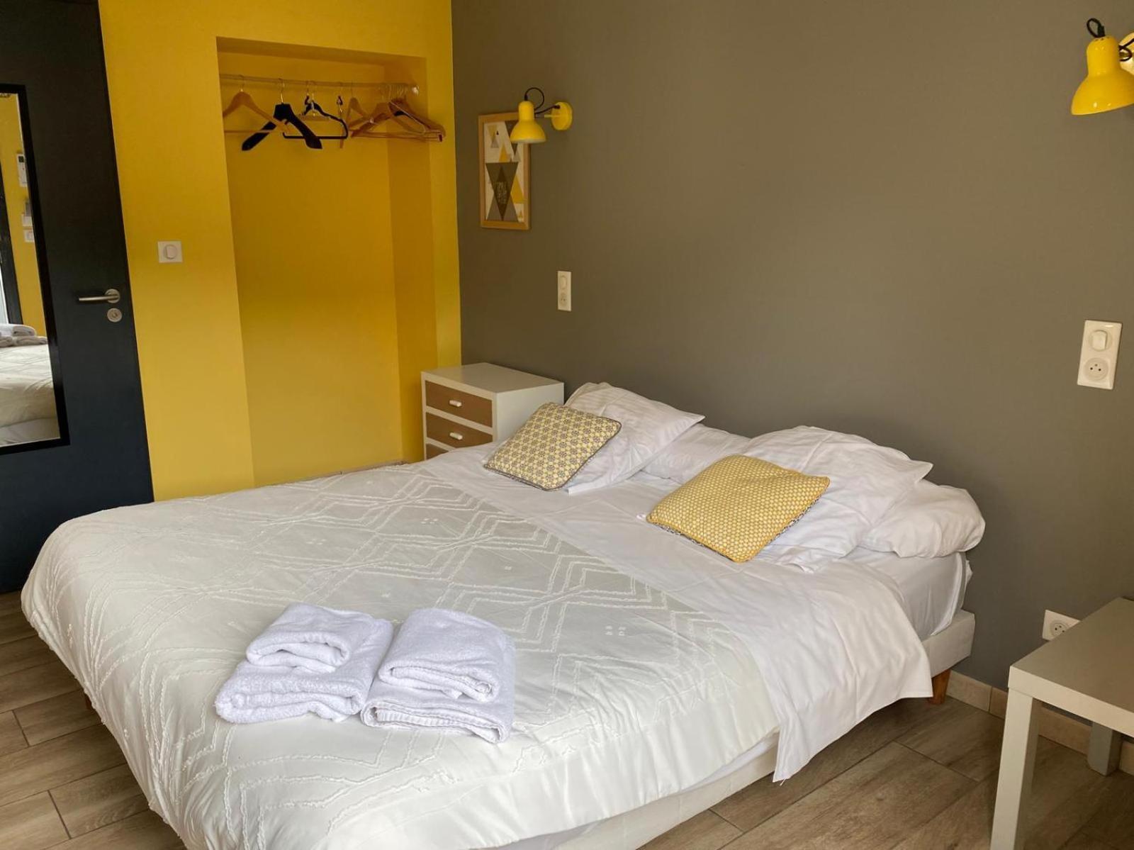 Auberge Les Galets Peyruis Екстер'єр фото